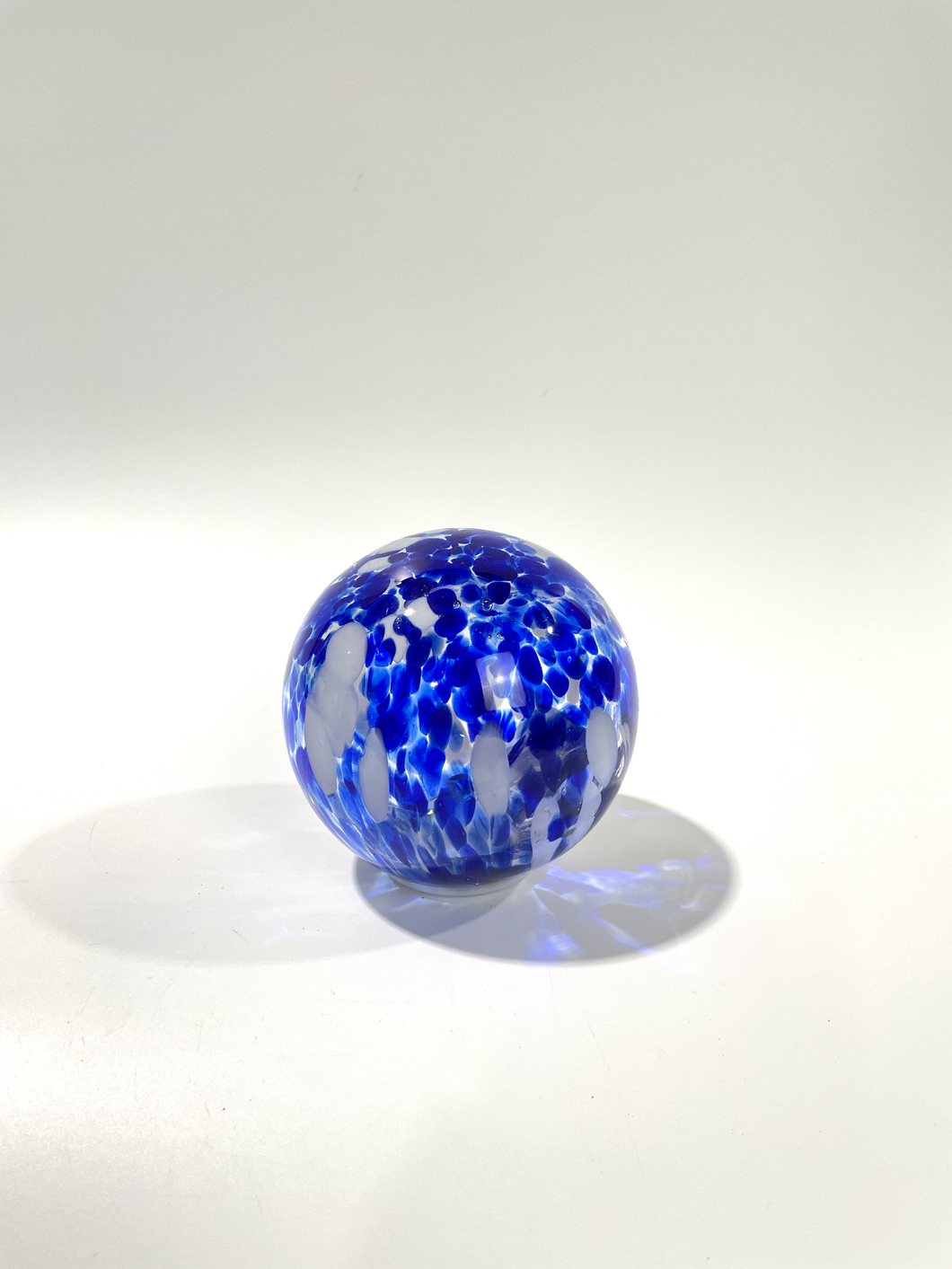 Light-Up Glass Ball (Blue)